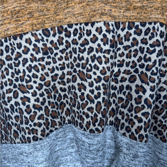 Umgee Animal Print Oversized Top - Size Small.  #127 - Picture 3 of 12